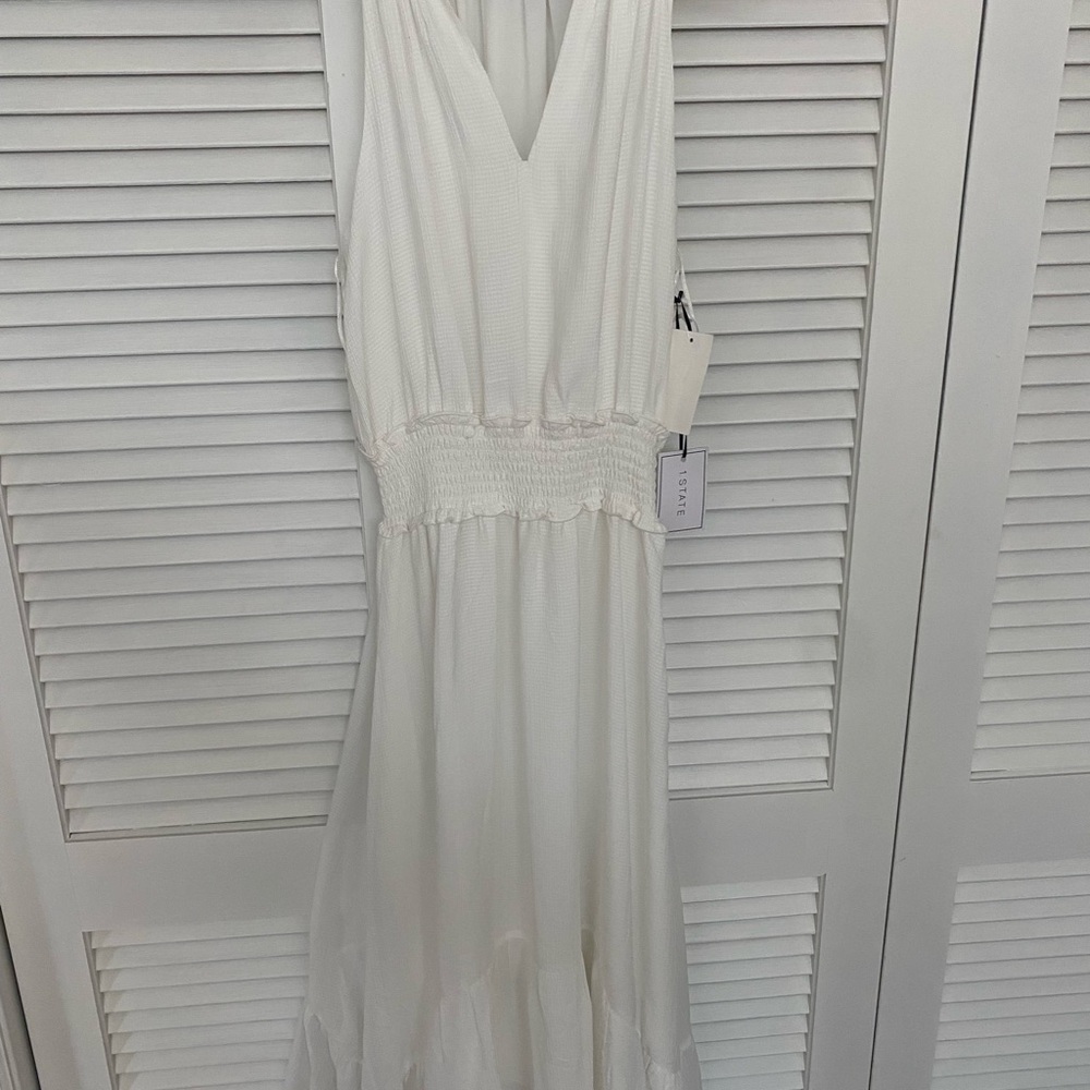 Elegant White V-Neck Sleeveless Maxi Dress